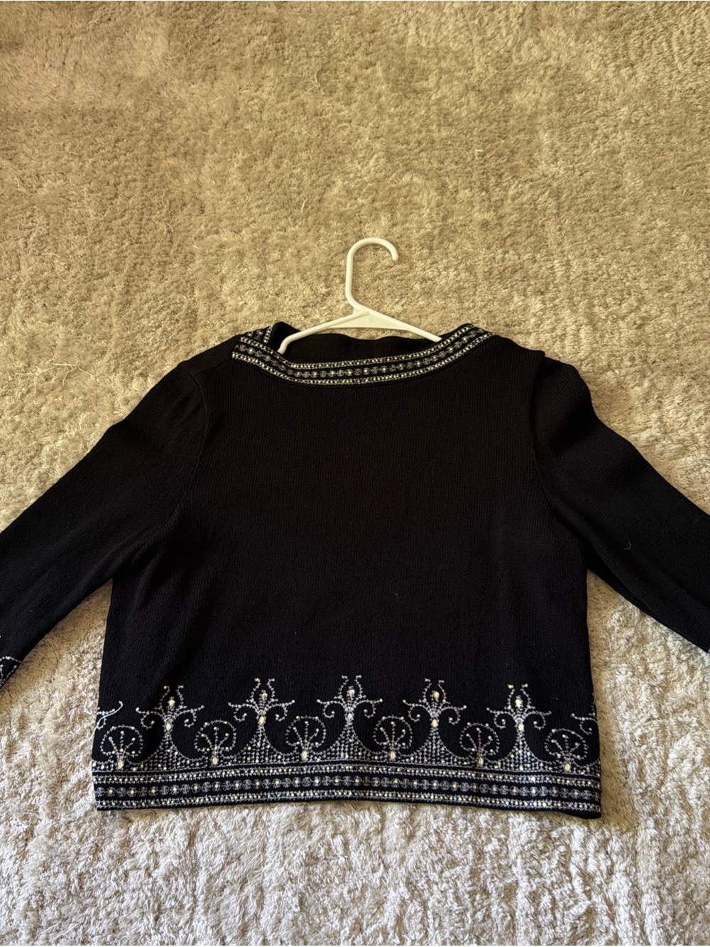 Beautiful St. John Black & Silver Sequined Evening Pullover Top, Size 4